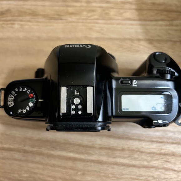 Canon 35mm SLR EOS Rebel X body, extra batteries and camera bag - Picture 2 of 8